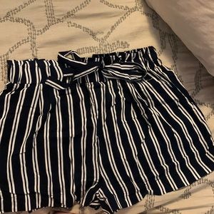 Striped High Waisted Linen Shorts (L)
